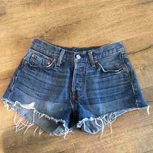 Levi’s 501 cutoff jean shorts size 25